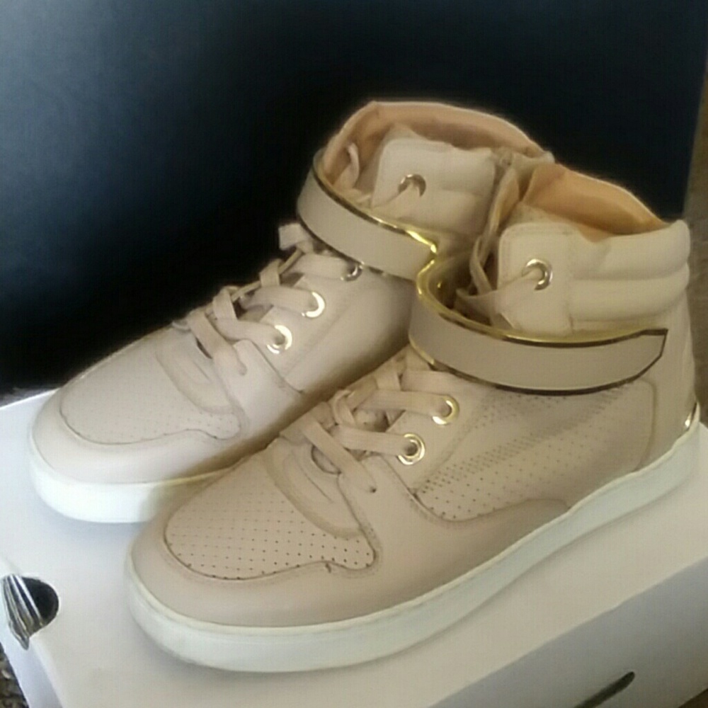 Beige sneakers with Gold detailing - Picture 2 of 6